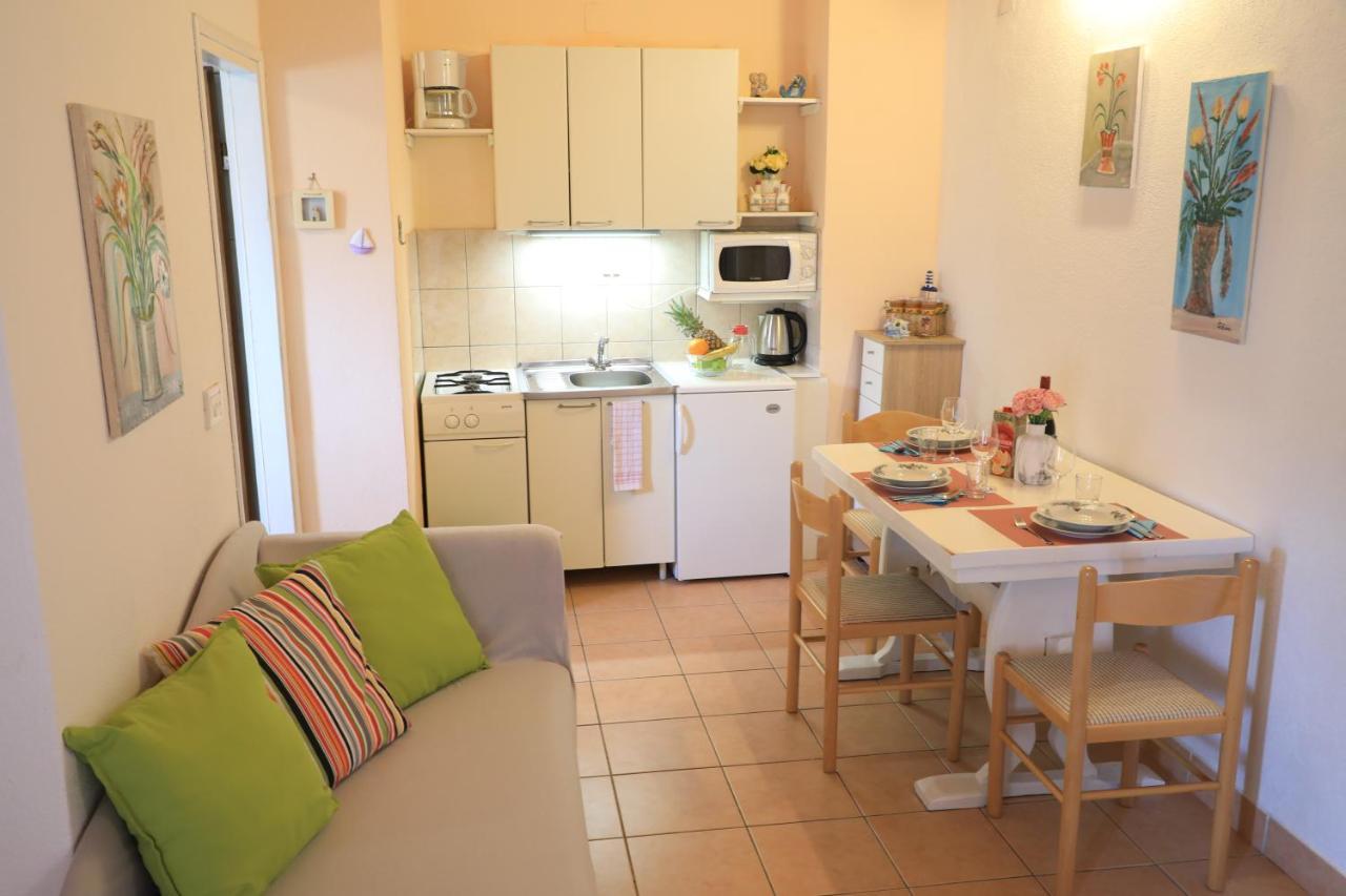 Apartmani Sarlija Pakoštane Εξωτερικό φωτογραφία