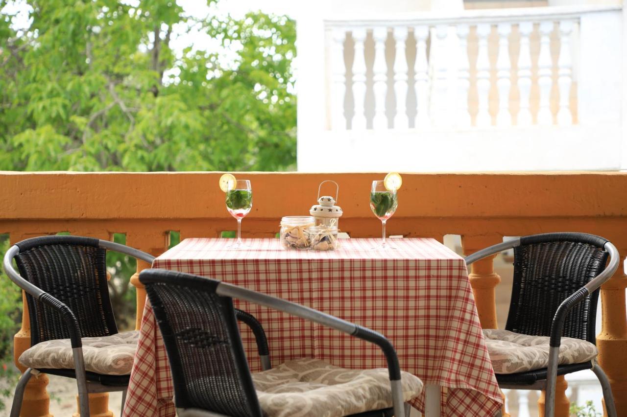 Apartmani Sarlija Pakoštane Εξωτερικό φωτογραφία